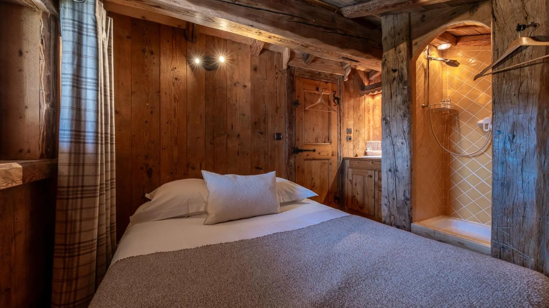 Chalet Familial Authentique Avec Spa, Jacuzzi Et Hammam - Courchevel 1850 - Fr-1-613A-26
